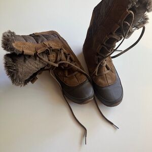 The North Face Brown Winter Boots with Fur Lining
